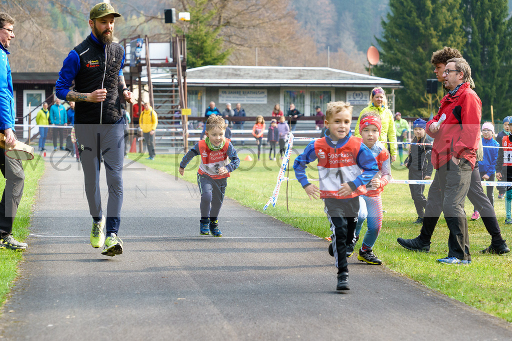 Eröffnungs-Cross Scheibe-Alsbach | werk2-photographie oder werk2 ist ein Fotograf in 98724 Neuhaus am Rennweg (Neuhaus/Rwg.) Thüringen für Eventfotografie, Hochzeiten, Sportereignisse oder Sportevents und ist auch mal für den FineArt-Print unterwegs auf der Suche nach dem besten Licht.