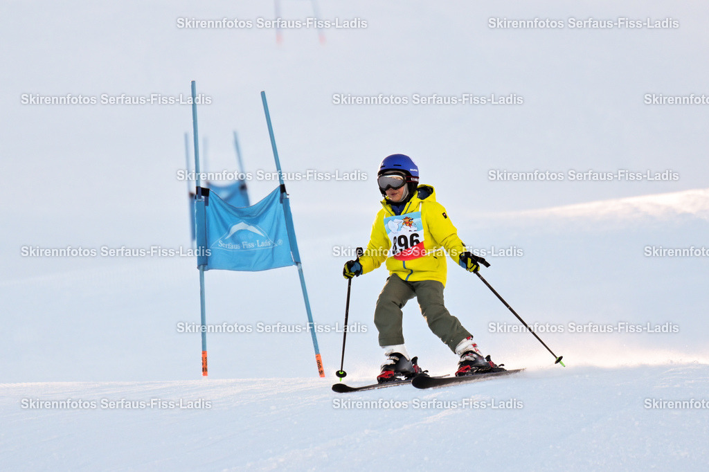 SRF_25.12.2025_0293 | Skirennfotos,Serfaus,Fiss,Ladis,Kinderskirennen,Winter,Tirol,Oberland,skirace,SFL,feelfree,weil wir's genießen,ski,Ski,skifahren,Sonnenplateau, - Realisiert mit Pictrs.com