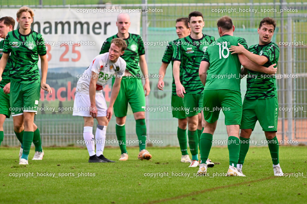 SC Landskron vs. Rapid Lienz | Jubel SC Landskron Mannschaft, #23 Jonas Jakob Armin Steinwender SC Landskron, #13 Christopher Kotz SC Landskron, #18 Alexander Reichmann SC Landskron, #14 Daniel Arneitz SC Landskron, SC Landskron vs. Rapid Lienz, SC Landskron vs. Rapid Lienz am 22.09.2024 in Villach (Sportanlage Landskron), Austria, (Photo by Bernd Stefan)