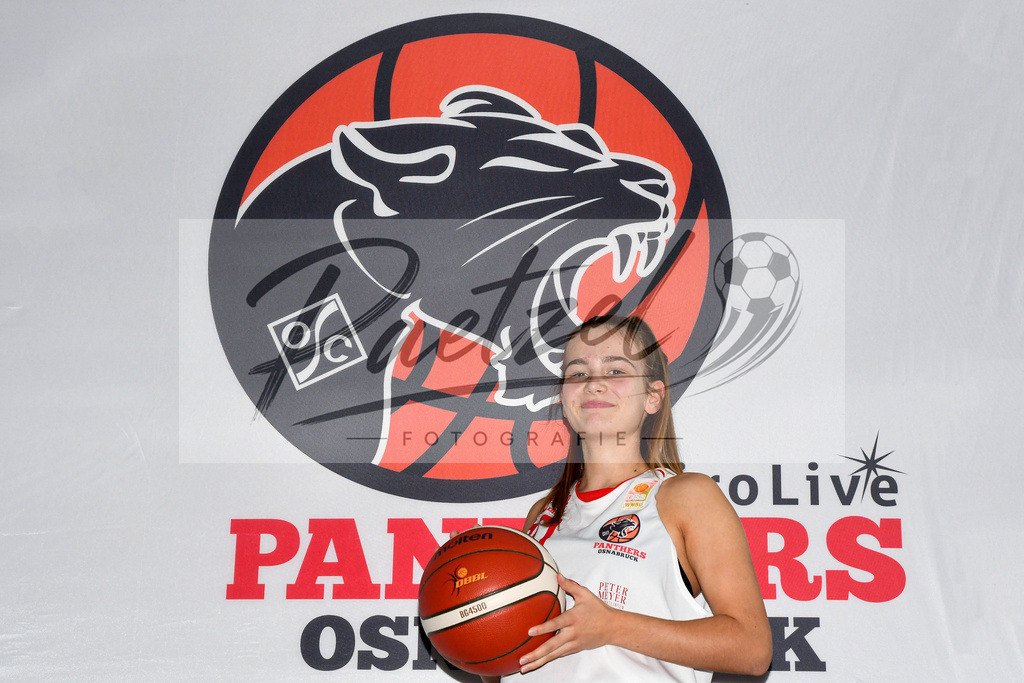TEAOSC20201002_0023 | Basketball, Juniorinnen:   bei der Team Presentation der OSC Junior Panthers am 02.10.2020 in Osnabrueck, Deutschland. - Realisiert mit Pictrs.com