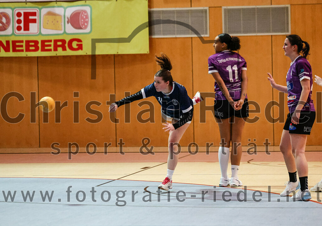 2024-02-03_056_SpVgg_Altenerding_gegen_SpVgg_Erdweg | Erding, Deutschland, 03.02.2024:
Handball, Bezirksoberliga Frauen Altbayern 2023 / 2024, 13. Spieltag, SpVgg Altenerding gegen SpVgg Erdweg, Endergebnis: 25:21

Nikayla Alston (SpVgg Altenerding, #11), Janina Konrad (SpVgg Altenerding, #2)

Foto: Christian Riedel / fotografie-riedel.net