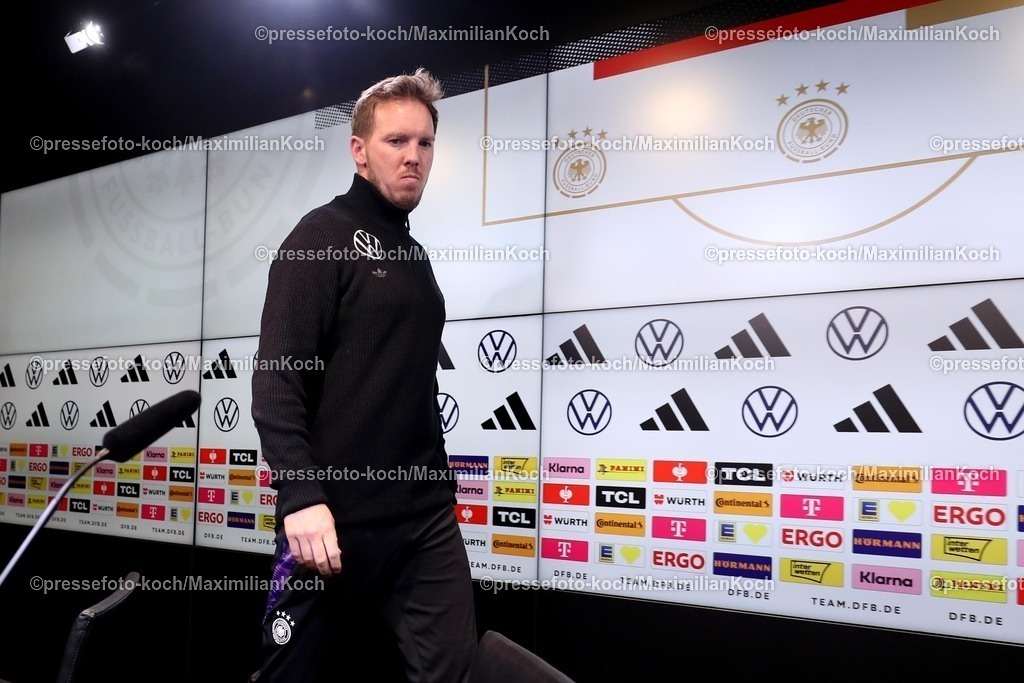 DFB22032501077 | 22.03.2025, Fußball, Abschlusstraining und Pressekonferenz vor dem Nations League  Viertelfinale Deutschland - Italien, Signal Iduna Park, Saison 2024 2025: Bundestrainer Julian Nagelsmann (GER) DFB regulations prohibit any use of photographs as image sequences and or quasi-video.