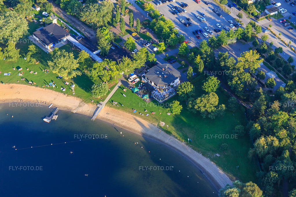 Luftbild: Strand des Freibad Wiesensee in Hemsbach im Bundesland Baden-Württemberg in Deutschland. Foto: IMG_103019.jpg vom 28.08.2017 durch Werner Riehm/FLY-FOTO.deFreibad Wiesensee - Stadt Hemsbach