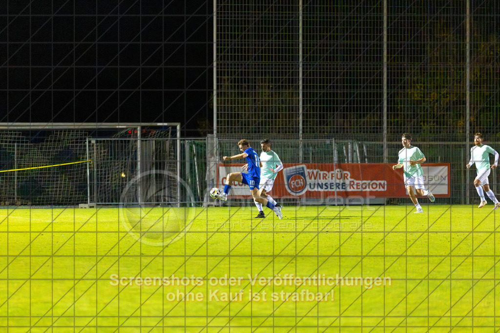 20261015_194850_0043_(c)_by_PhotoPeet | #,TSG Salach (türkis) vs. VfB Neuffen (blau), Fußball, Bezirksliga - Bezirk Neckar/Fils, 08. Spieltag, Saison 2026/2027, Rasensportplatz, Staufenecker Straße, 73084 Salach, 15.10.2026 - 19:30 Uhr,Foto: PhotoPeet / Sport- &amp; Eventfotografie / Peter Harich