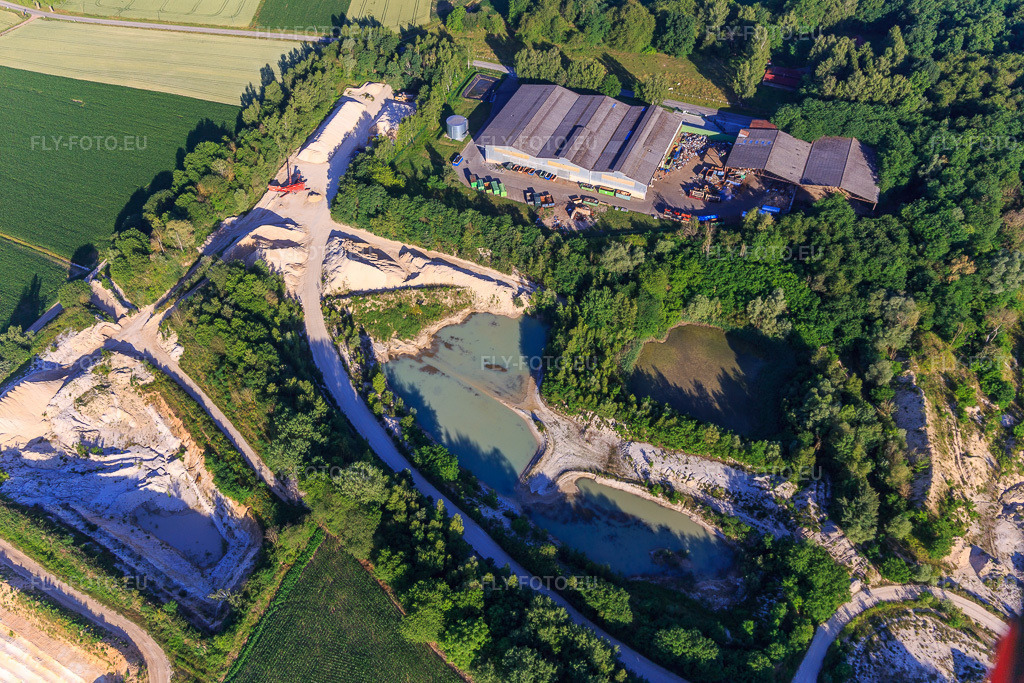Vue aérienne: Eska - Derichebourg Environnement à le quartier Altenstadt in Wissembourg dans le département Bas Rhin, France – .Photo: IMG_100973.jpg prise le 17/06/2017 par Werner Riehm/FLY-FOTO.eu – Résolution de l'original: 5472 x 3648 px