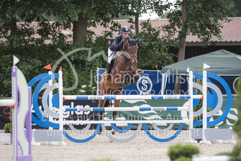 220614_Mühlen_SprPfM-623 | Late Entry Mühlen
Springprüfung Kl.M* 6-8j. Pferde gl. Einlaufprüfung für 6j. Pferde
14.06.2022