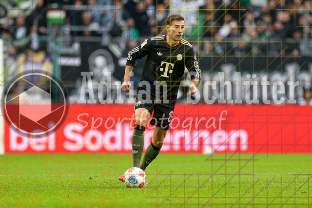 Borussia Mönchengladbach vs FC Bayern München - Bundesliga  | Mönchengladbach, Deutschland, 25.10.25:   Leon Goretzka (FC Bayern München) in Aktion am Ball, Einzelaktion waehrend des Spiels der Bundesliga zwischen Borussia Mönchengladbach vs FC Bayern München im Stadion im Borussia Park(Foto von Brauer-Fotoagentur / Adrian Schlueter)