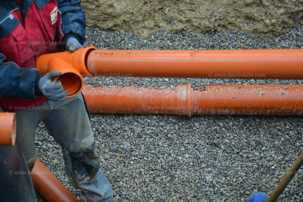 bib-lg03-abwasserkanal-0071 | Nach LV-Leistungsgruppen sortierte Detailfotos über den Bau eines Hauses. Alle Hausbau-Bilder direkt vom Urheber und Autor der Website Haus-Selber-Bauen.com