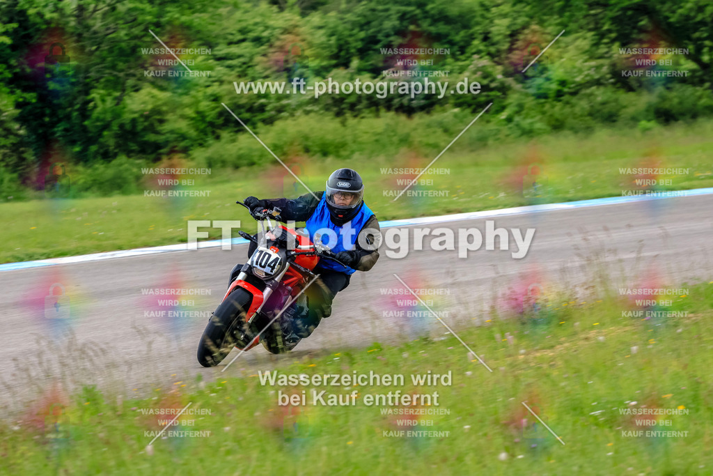 MotoTeam-3211 | Hier findet Ihr Bilder von Touristenfahrten auf der Nürburgring Nordschleife oder von anderen Veranstaltungen die ich besucht habe. Viel Spass beim Durch Schauen 