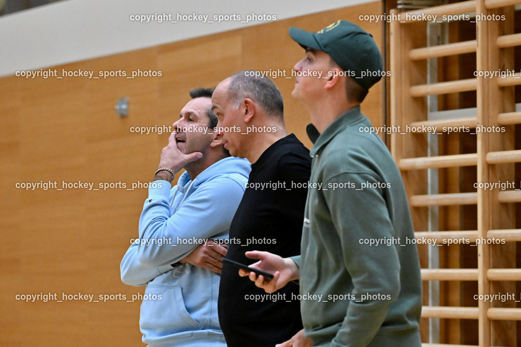 VSV Unihockey vs. SZPK Floorball | Headcoach VSV Unihockey Harald Felsberger, Betreuer Hannes Pühringer VSV Unihockey , Betreuer Karl Dorfer VSV Unihockey, VSV Unihockey vs. SZPK Floorball, VSV Unihockey vs. SZPK Floorball am 23.11.2024 in Villach (Ballspielhalle St. Martin), Austria, (Photo by Bernd Stefan)