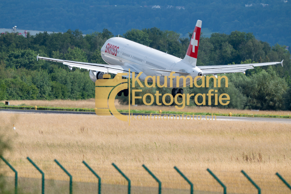 ZRH_Planespotting_def-4316 | kaufmannfoto - Realisiert mit Pictrs.com