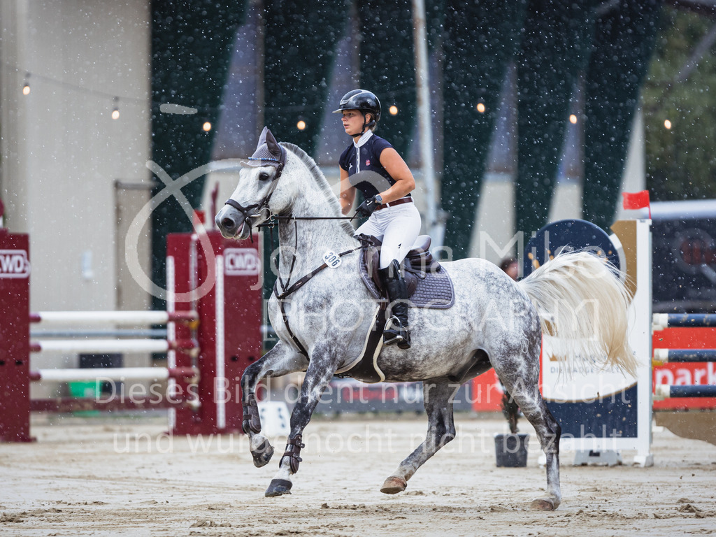 220826_Delbrueck_L-Spr-203 | Deine schönsten Turniermomente als professionelle Fotos! Entdecke hochwertige Pferdesport-Fotografie im Online-Shop. Jetzt Fotos finden & bestellen!