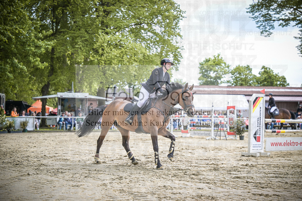 DOS_1746 | Entdecke hochwertige Reitturnierfotos von Foto Oger. Professionell, emotional und authentisch – jetzt Lieblingsmomente im Shop bestellen. - Realisiert mit Pictrs.com