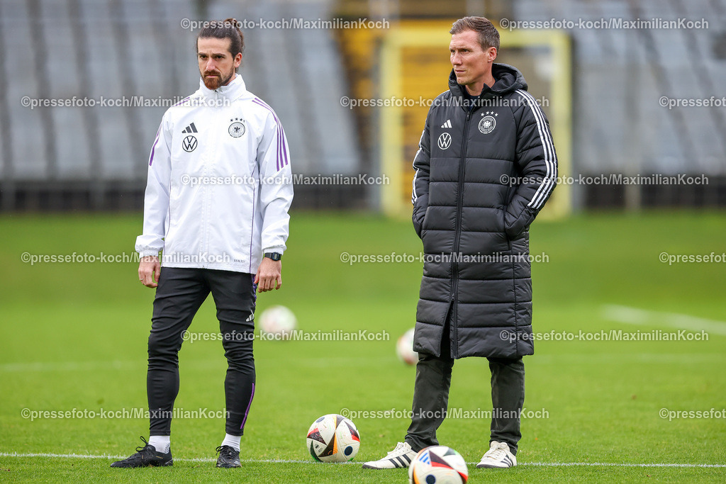 WUP14102402057 | 14.10.2024, Fußball, U20 Länderspiel Deutschland - Ghana, Stadion am Zoo, Wuppertal, Saison 2024 2025: Nationaltrainer Bundestrainer Trainer Hannes Wolf ( GER U-20 ) und Co.- Trainer Daniel Stredak ( GER U-20 )