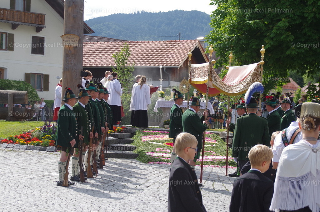 IMGP6439 | fotografiert von Axel PollmannLeonhardi Wallfahrt Benediktbeuern und Murnau, Fronleichnam, Fasching, Landschaft im Loisachtal und Benediktbeuern  - Realisiert mit Pictrs.com
