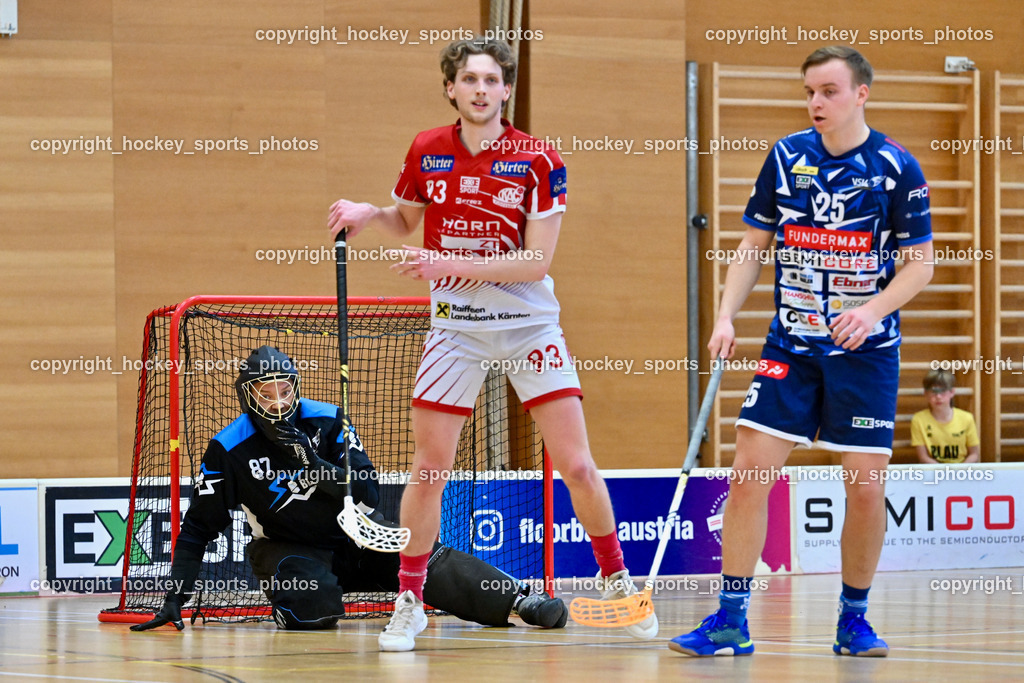 VSV Unihockey vs. KAC Floorball | #25 Jan Blazic VSV Unihockey, #93 Marcel Gappmayer KAC Floorball, #87 Timmo Taurer VSV Unihockey, VSV Unihockey vs. KAC Floorball, VSV Unihockey vs. KAC Floorball am 12.04.2025 in Villach (Ballspielhalle St. Martin), Austria, (Photo by Bernd Stefan)