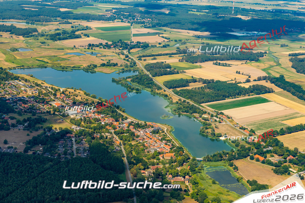 Aktuelles Luftbild von  Gartow - Die Luftaufnahme wurde 2022 mittels UL-Flugzeug erstellt ( keine Drohne ) - hochauflösende Kamera-Systeme von  Canon -Beste Qualität - Für grossformatige Ausdrucke geeignet. Die Geschenkidee !