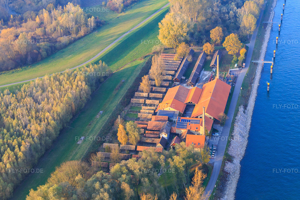 Luftbild: Ziegeleimuseum Sondernheim und Rastplatz des Rheinradwegs am Rheindamm in Germersheim im Bundesland Rheinland-Pfalz in Deutschland. Foto: IMG_104491.jpg vom 03.11.2017 durch Werner Riehm/FLY-FOTO.deZiegeleimuseum Sondernheim