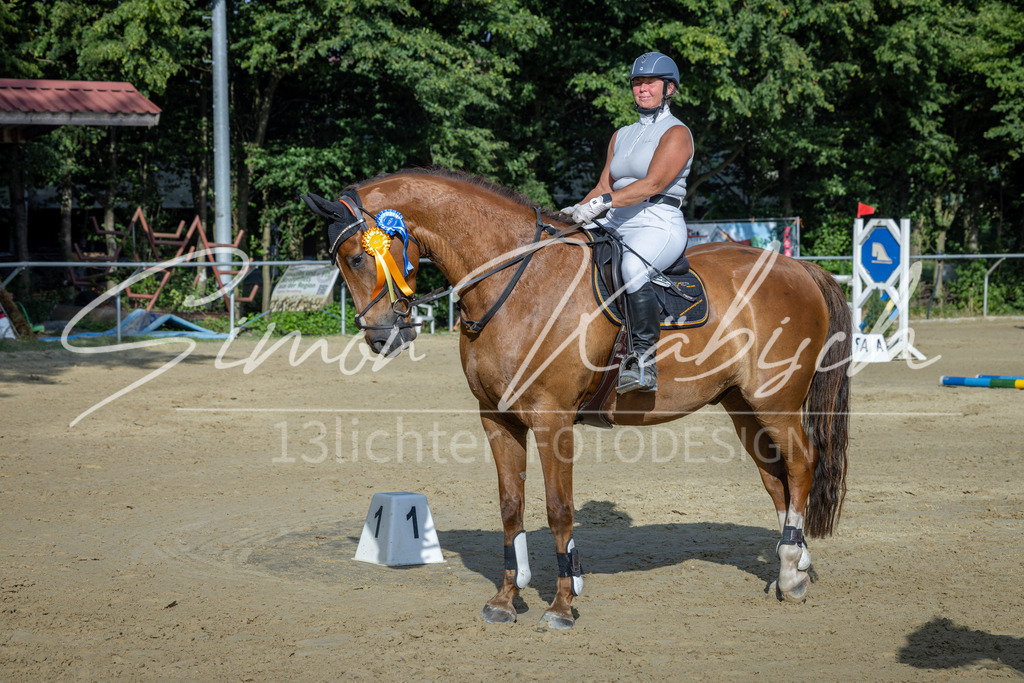 20260704-_3LI2295 | Tierfotografie Pferde, Hunde, Katzen, Haustiere.
Turnierfotografie Reitturniere, Reiten, Springreiten, Dressur in Hanau, dem Main-Kinzig-Kreis und dem Rhein-Main- Gebiet um Frankfurt