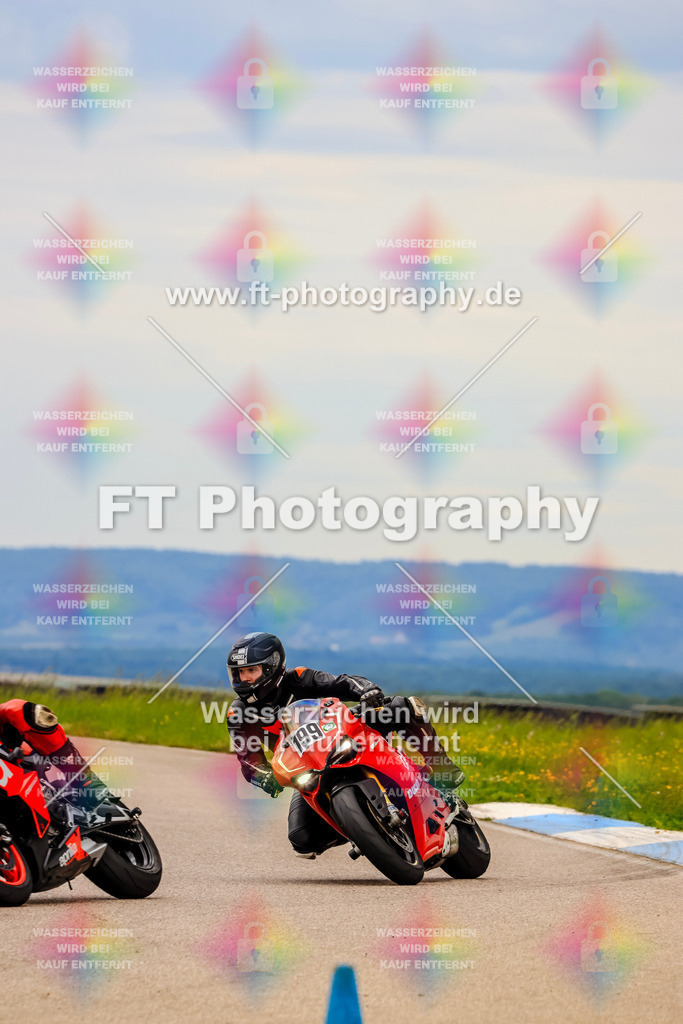 MotoTeam-2841 | Hier findet Ihr Bilder von Touristenfahrten auf der Nürburgring Nordschleife oder von anderen Veranstaltungen die ich besucht habe. Viel Spass beim Durch Schauen 