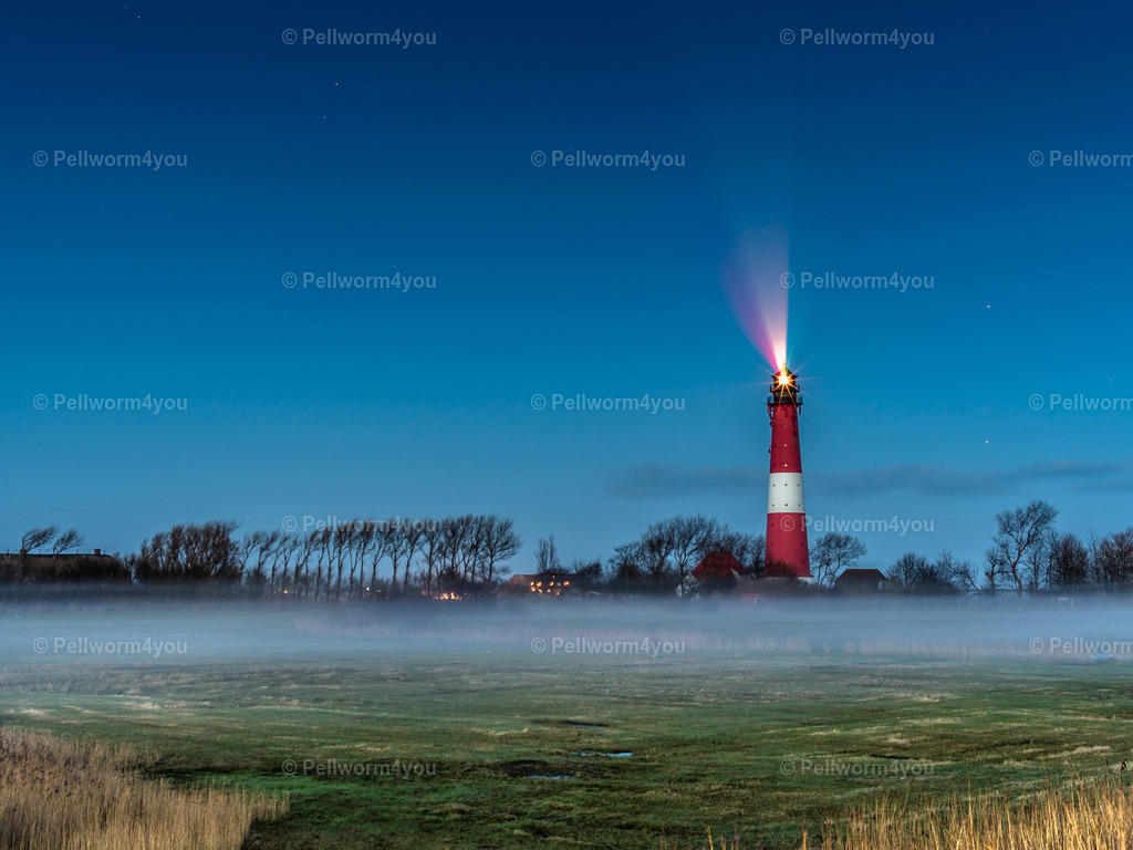 Pellworm-Pellworm-Leuchtturm_20160101-_1010062-_pictrs | Pellwormer Bilder und Fotos als Poster, auf Leinwand mit Keilrahmen, hinter Acrylglas, auf Alu-Dibond oder Forex-Platte und vieles mehr. Zum verschenken, für die Ferienwohnung oder für zu Hause. - Realisiert mit Pictrs.com