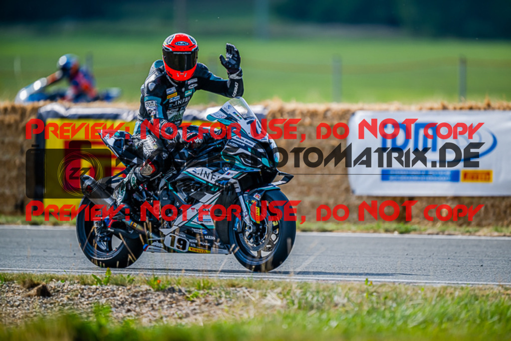 MaZZes_FotoMatrix_220722_8330 | IDM1000