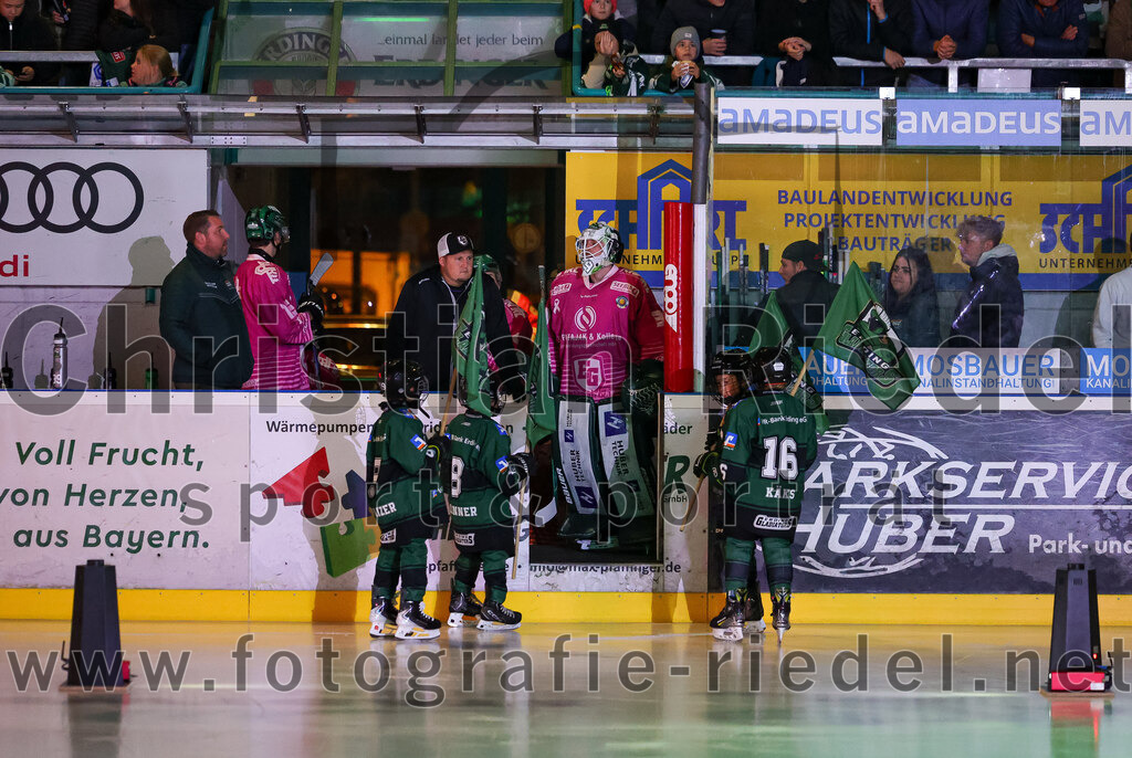 2025-10-10_017_TSV_Erding_gegen_onesto_Tigers_Bayreuth | Erding, Deutschland, 10.10.2025:Eishockey, Oberliga Süd 2025 / 2026, 7. Spieltag, TSV Erding gegen onesto Tigers Bayreuth, Endergebnis: 2:5Torwart Leon Meder (Erding Gladiators, #39)Foto: Christian Riedel / fotografie-riedel.net