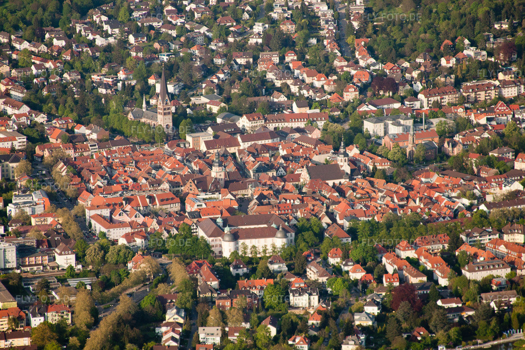 Luftbild: Ettlinger Schloss in Ettlingen im Bundesland Baden-Württemberg in Deutschland. Foto: IMG_26874.jpg vom 28.04.2010 durch Werner Riehm/FLY-FOTO.de