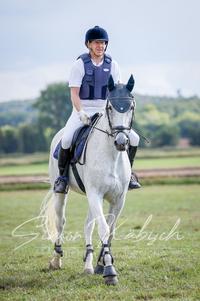 20250905-_3LI0959 | Tierfotografie Pferde, Hunde, Katzen, Haustiere.
Turnierfotografie Reitturniere, Reiten, Springreiten, Dressur in Hanau, dem Main-Kinzig-Kreis und dem Rhein-Main- Gebiet um Frankfurt