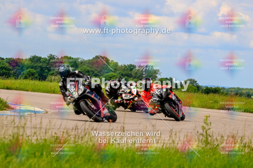 MotoTeam-1181 | Hier findet Ihr Bilder von Touristenfahrten auf der Nürburgring Nordschleife oder von anderen Veranstaltungen die ich besucht habe. Viel Spass beim Durch Schauen 