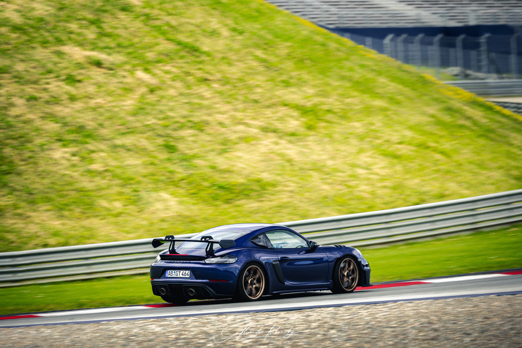R6PZ1640 _Alexander Tschuncky | Entdecken Sie die faszinierende Welt von Alexander Tschuncky Arts: Kreative Fotografie, atemberaubende Automobilkunst und hochwertiger Bilderdruck. Lassen Sie sich inspirieren! - Realisiert mit Pictrs.com
