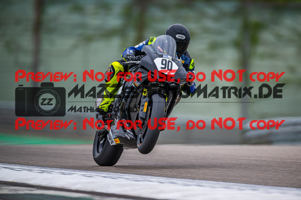 MaZZes_FotoMatrix_240503_6007705_4532 | STK1000