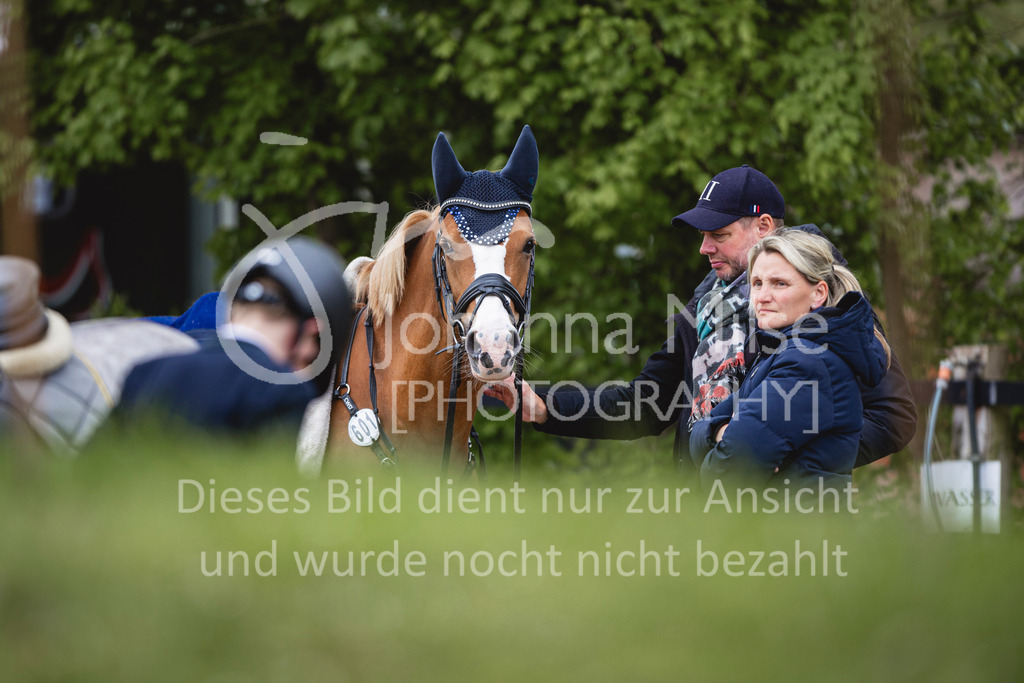 240426_Olfen-Vinnum_PonyTrophy-110 | Deine schönsten Turniermomente als professionelle Fotos! Entdecke hochwertige Pferdesport-Fotografie im Online-Shop. Jetzt Fotos finden & bestellen!