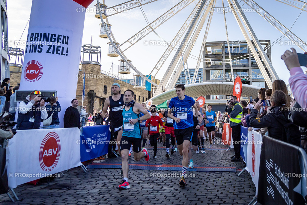 44. Kölner Brückenlauf; Koeln, 14.09.25 | Impressionen vom 44. Kölner Brückenlauf am 14.09.25 am Schokoladenmuseum in Koeln. Foto: BEAUTIFUL SPORTS/Leah Kohring