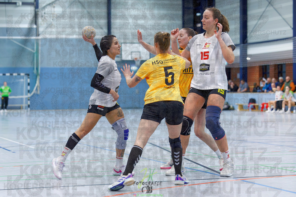 Frauen Oberliga Mitte (HHV); HSG Eibelshausen/Ewersbach - HSG Wettenberg II | Frauen Oberliga Mitte (HHV); HSG Eibelshausen/Ewersbach - HSG Wettenberg II am 13.12.2025 in Steinbrücken (Sporthalle am Hammerweiher)Photo © 2025 - Jörg Heinrich - Realisiert mit Pictrs.com