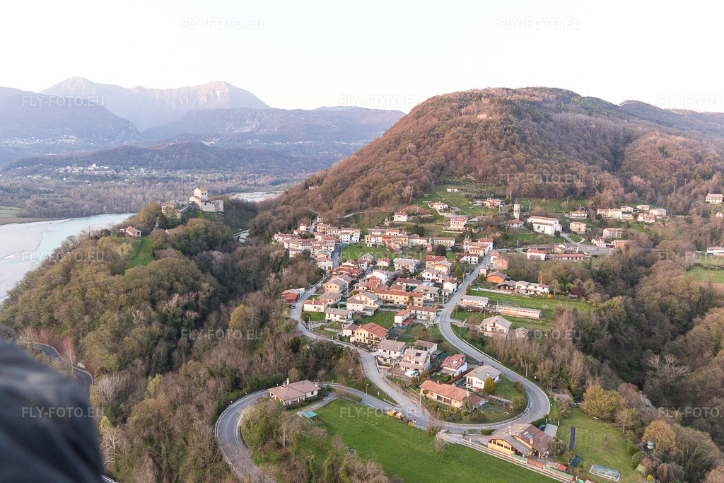Vue aérienne: Vue de la ville à San Pietro dans le département Frioul-Vénétie Julienne, Italie. Photo: IMG_105601.jpg prise le 07/04/2018 par Werner Riehm/FLY-FOTO.eu – Résolution de l'original: 5472 x 3648 px