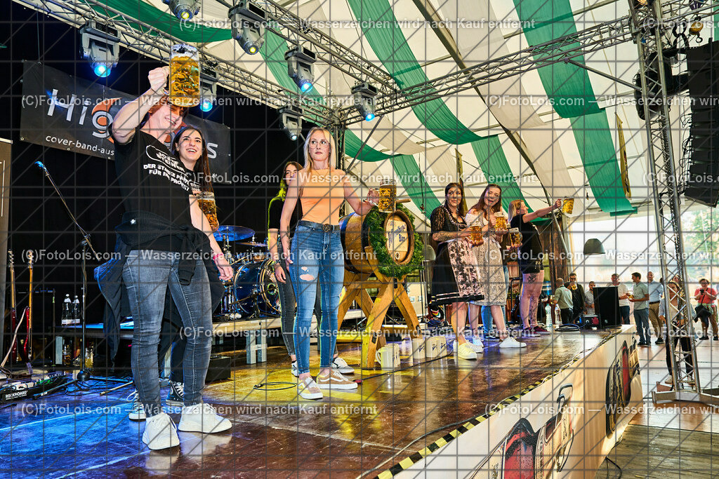 ALP5102_VOLKSFEST_Bieranstich_Starke Maedels_Lengauer Shirin | (C)FotoLois.com, Alois Spandl, BIERANSTICH im Festzelt beim WIESELBURGER VOLKSFEST mit den TSCHECHEN als Vorband und dem Auftritt von Die HIGHLIGHTS, Mi 28. Juni 2023.