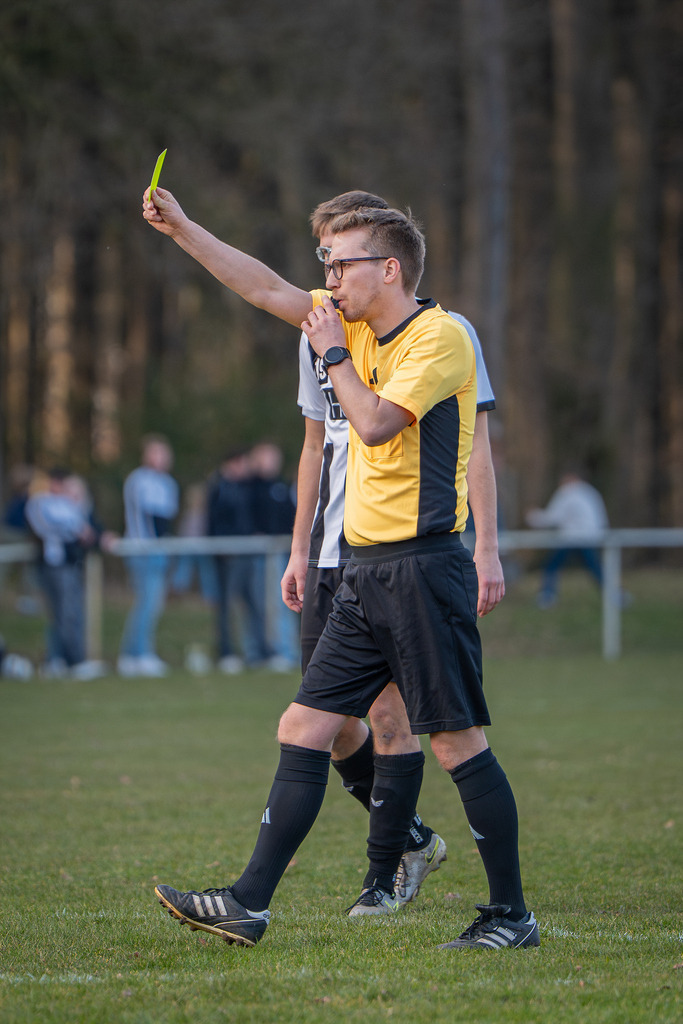 Fußball I Herren I Saison 2025-2026 I Kreisliga VEC I 17. Spieltag I BW Langförden - SV Falke Steinfeld I 7444 | Schiedsrichter  - Realisiert mit Pictrs.com