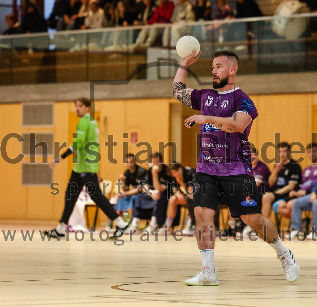 2024-10-13_029_SpVgg_Altenerding_gegen_SSG_Metten | Erding, Deutschland, 13.10.2024:Handball, Bezirksoberliga Männer 2024 / 2025, 4. Spieltag, SpVgg Altenerding gegen SSG Metten, Endergebnis: 40:22Sebastian Forster (SpVgg Altenerding, #13)Foto: Christian Riedel / fotografie-riedel.net