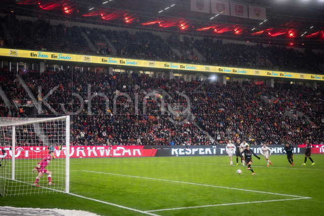 German Bundesliga, Bayer 04 Leverkusen vs. VfB Stuttgart, 10.01.2026 | LEVERKUSEN, GERMANY - JANUARY 10:  Penalty goal: Alejandro Grimaldo (Bayer 04 Leverkusen, 20) during the German Bundesliga match on gameday 16 between Bayer 04 Leverkusen vs. VfB Stuttgart at BayArena on January 10, 2026 in Leverkusen, Germany. DFL REGULATIONS PROHIBIT ANY USE OF PHOTOGRAPHS AS IMAGE SEQUENCES AND/OR QUASI-VIDEO.