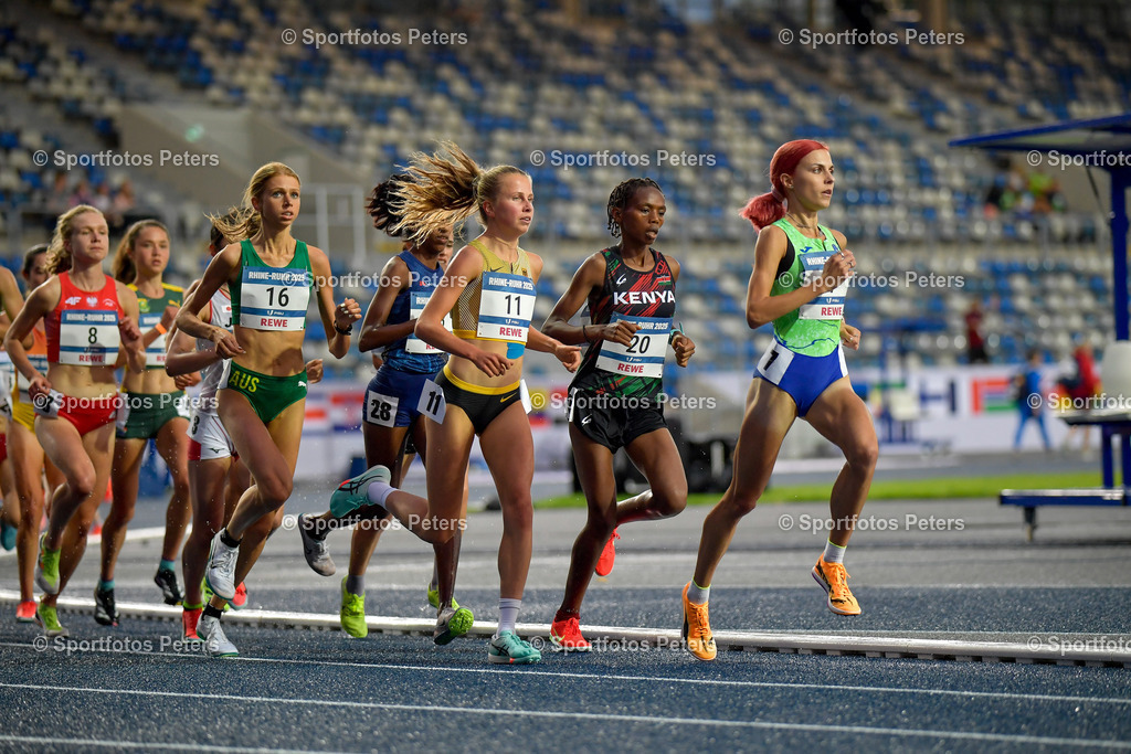 _KP13967_1 | 21.07.2025, xkaix, Leichtathletik, FISU World University Games 2025 v.l. Kira Weis (Deutschland) neben Klara Lukan (Slowenien) - Realisiert mit Pictrs.com