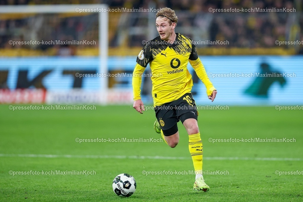 BVB02122501163 | 02.12.2025, Fußball, DFB-Pokal, Borussia Dortmund - Bayer 04 Leverkusen, Achtelfinale, Signal Iduna Park, Saison 2025 2026: Julian Brandt (BVB #10) DFB regulations prohibit any use of photographs as image sequences and or quasi-video.