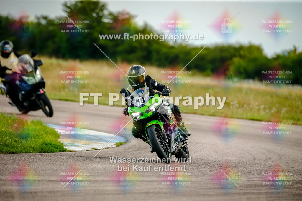 Chambley Juli-2517 | Hier findet Ihr Bilder von Touristenfahrten auf der Nürburgring Nordschleife oder von anderen Veranstaltungen die ich besucht habe. Viel Spass beim Durch Schauen 