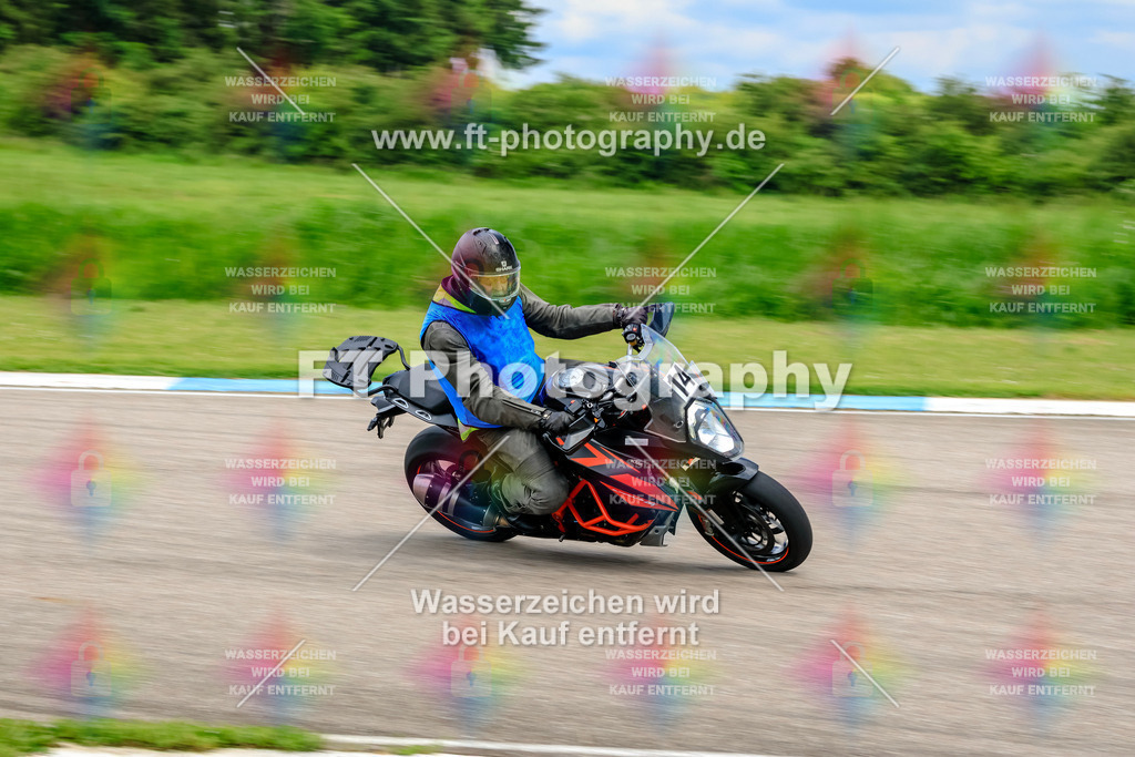 MotoTeam-9749 | Hier findet Ihr Bilder von Touristenfahrten auf der Nürburgring Nordschleife oder von anderen Veranstaltungen die ich besucht habe. Viel Spass beim Durch Schauen 