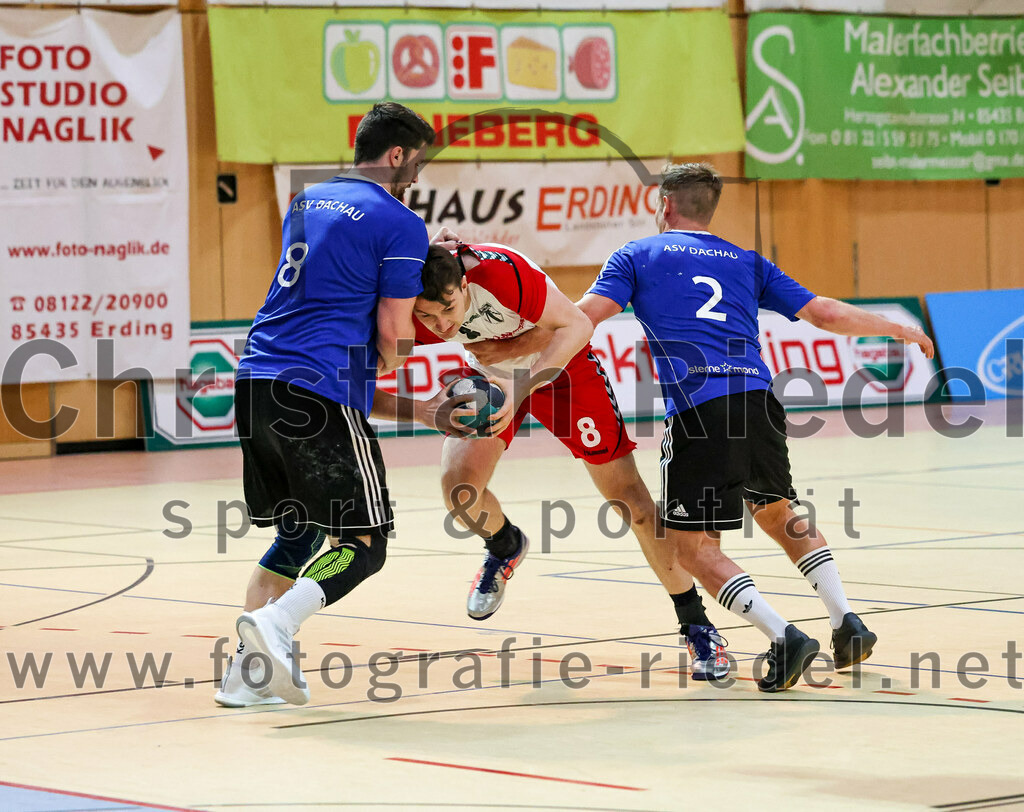 2022-10-08_038_SpVgg_Altenerding_gegen_ASV_Dachau | Erding, Deutschland, 08.10.2022:
Handball, Bezirksoberliga Männer 2022 / 2023, 4. Spieltag, SpVgg Altenerding gegen ASV Dachau, Endergebnis: 23:23

Felix Eckstein (ASV Dachau, #8), Quirin Huber (SpVgg Altenerding, #8), Maximilian Hauß (ASV Dachau, #2)

Foto: Christian Riedel / fotografie-riedel.net