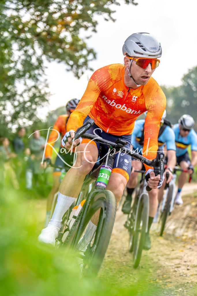 Ralf Eppink Photography 20251012_DSC03437 | Sportfotografie, Eventfotografie, Porträtfotografie, Radsport Fotograf, Triathlon Fotograf, Düsseldorf Fotograf, Köln Fotograf, Actionfotografie, Teamfotografie, Peoplefotografie, Business Portraits, Veranstaltungsfotografie, Reportagefotografie - Realisiert mit Pictrs.com