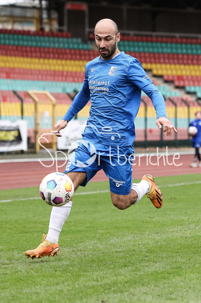 VSG Altglienicke - Viktoria Berlin | Akaki GOGIA (VSG #12) am ball / Freisteller / Einzelfoto
