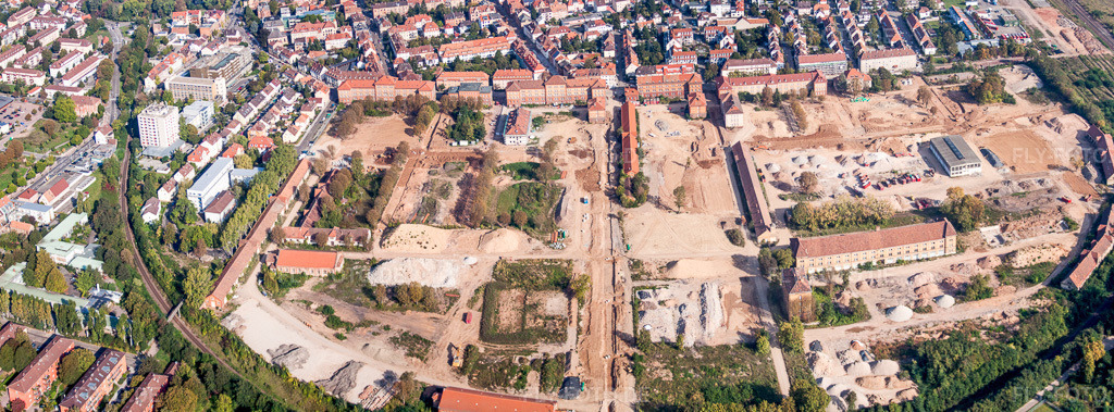 Luftbild: Baustelle des Ausstellungsgelände der Landesgartenschau 2015 in Landau in der Pfalz im Bundesland Rheinland-Pfalz in Deutschland. Foto: IMG_45464-Bearbeitet.jpg vom 24.09.2011 durch Werner Riehm/FLY-FOTO.deAuflösung des Originals: 9110 x 3374 px