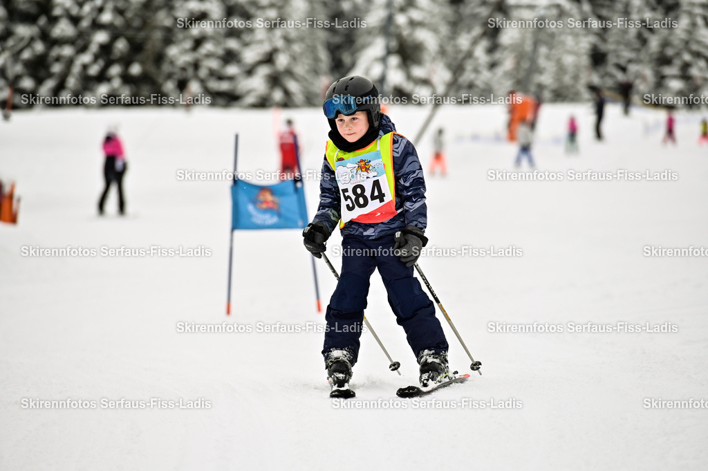 SRF_20.02.2026_0602 | Skirennfotos,Serfaus,Fiss,Ladis,Kinderskirennen,Winter,Tirol,Oberland,skirace,SFL,feelfree,weil wir's genießen,ski,Ski,skifahren,Sonnenplateau, - Realisiert mit Pictrs.com