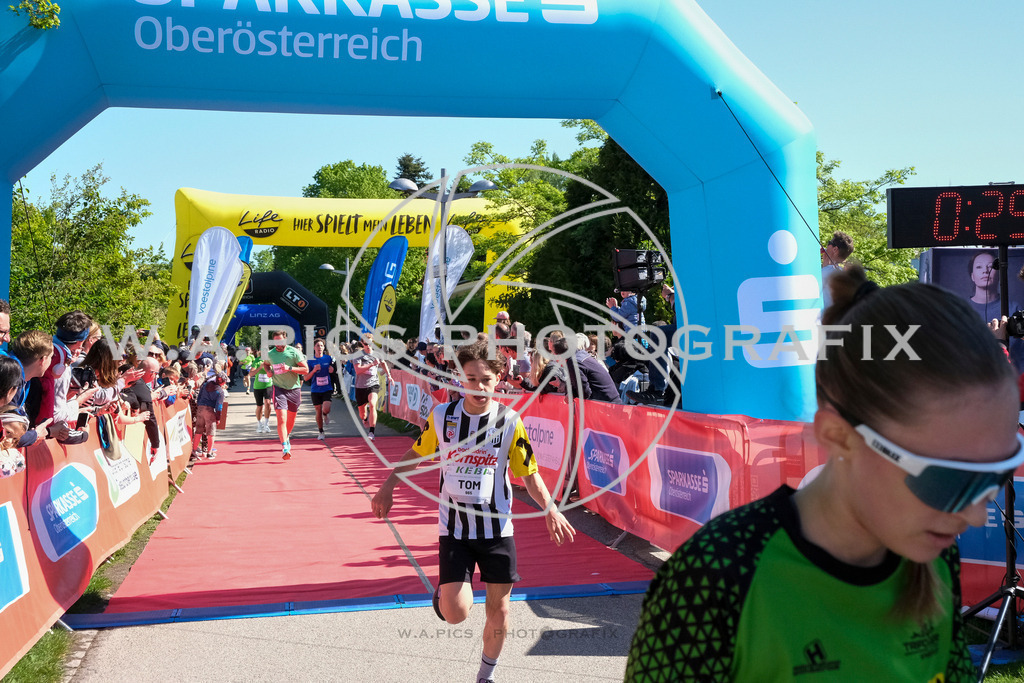 ..... | LINZ,AUSTRIA,27.April 24, Int. 3 Brückenlauf Linz  , Image shows: Photo: WAPICS / Michael ring